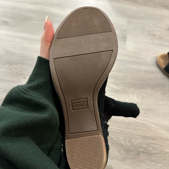 Tom’s heels. - Picture 3 of 3